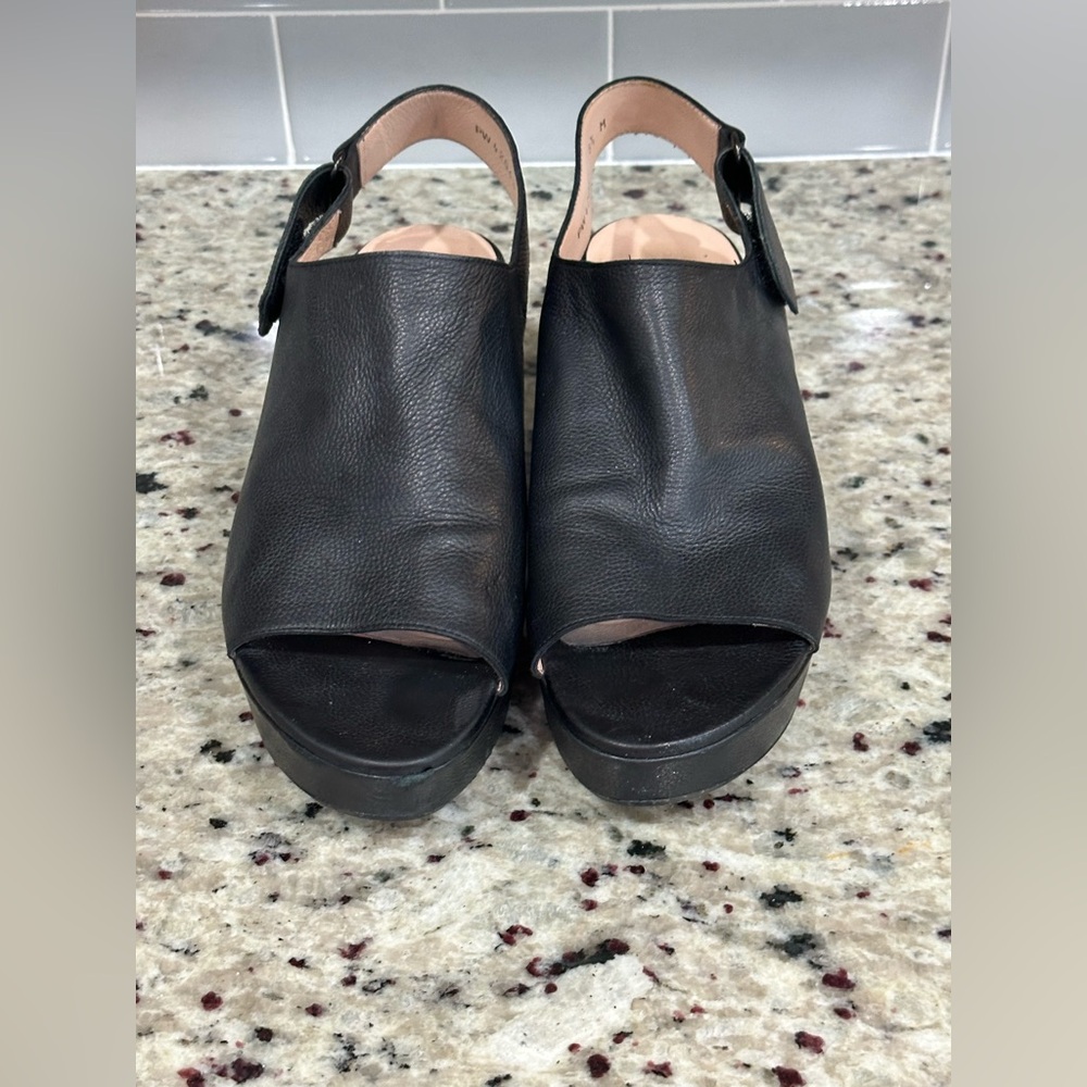 Stuart Weitzman Offset Women’s Peep Toe Black Leather Wedge Sandal 8.5 - Picture 4 of 8